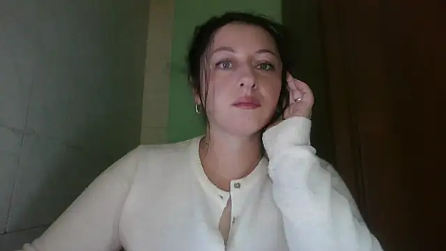 Snapshot of MelinaAx chatting on November 26, 2025, 11:32 am MelinaAx online show from November 26, 2025, 11:32 am