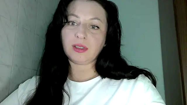 Snapshot of MelinaAx chatting on April 24, 2026, 6:32 pm MelinaAx online show from April 24, 2026, 6:32 pm