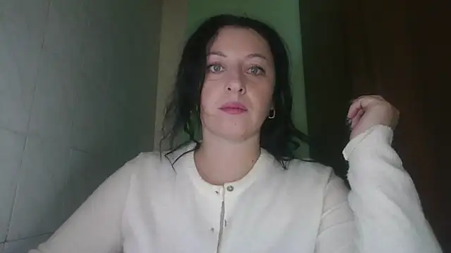 Snapshot of MelinaAx chatting on November 24, 2025, 11:43 am MelinaAx online show from November 24, 2025, 11:43 am