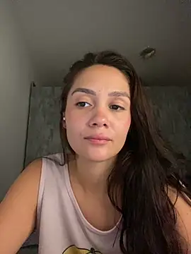 carolsapequinha online show from April 8, 2026, 12:23 am