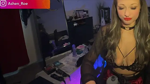 AshenRoe online show from March 30, 2026, 10:22 pm