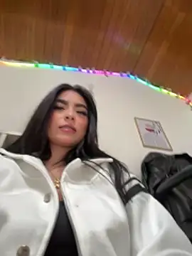 Irina Fernandez online show from November 24, 2025, 1:55 pm