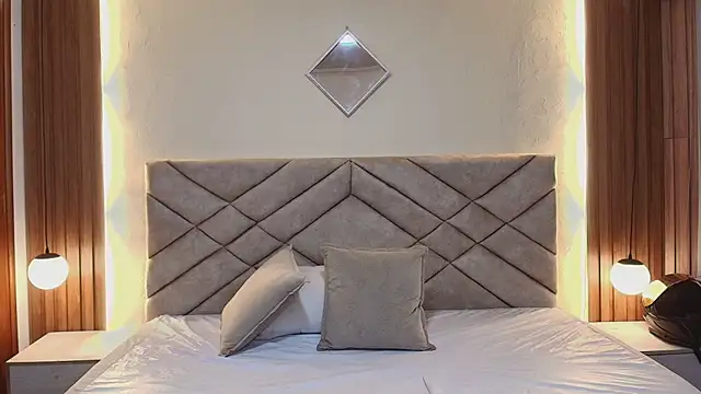 Laracooper  online show from March 9, 2026, 8:01 pm