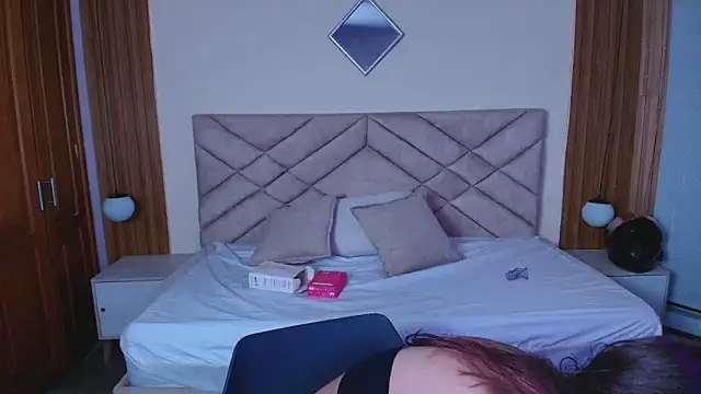 Laracooper  online show from March 16, 2026, 7:27 pm