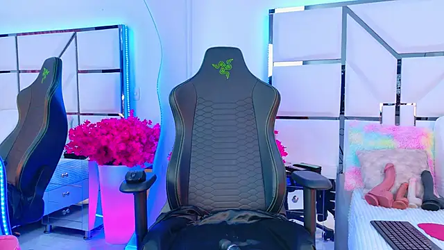 Snapshot of VeronicaSttar chatting on November 21, 2025, 11:42 am VeronicaSttar online show from November 21, 2025, 11:42 am