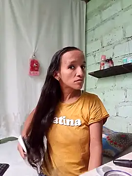 Snapshot of SindyHans chatting on November 14, 2025, 2:32 pm SindyHans online show from November 14, 2025, 2:32 pm