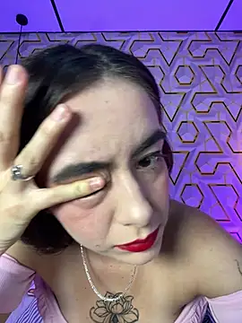 MelanyyJhonson15 online show from July 5, 2026, 4:19 am