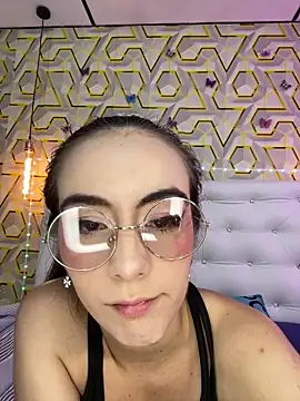 Snapshot of MelanyyJhonson15 chatting on April 22, 2026, 2:07 am MelanyyJhonson15 online show from April 22, 2026, 2:07 am