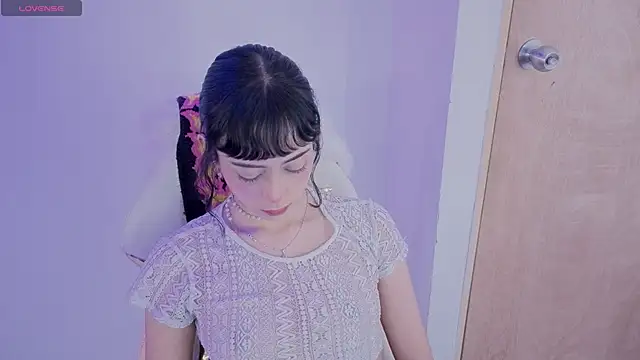 Snapshot of Crystall_sweett chatting on November 25, 2025, 5:24 pm Crystall sweett online show from November 25, 2025, 5:24 pm