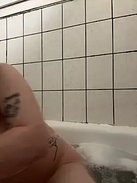 secretcouple 00 online show from April 4, 2026, 8:15 pm