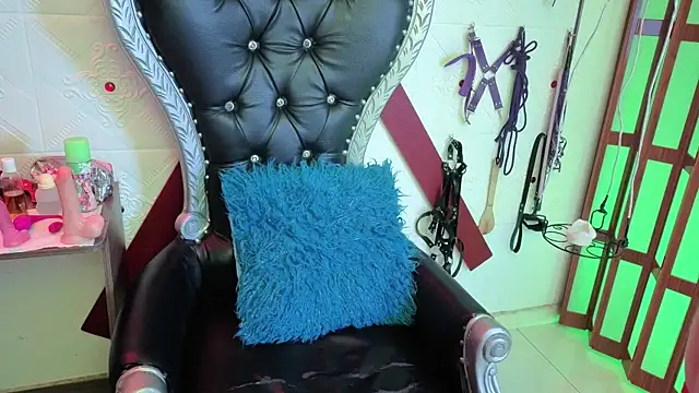 Snapshot of Danna-Rouse chatting on November 24, 2025, 7:36 pm Danna-Rouse online show from November 24, 2025, 7:36 pm