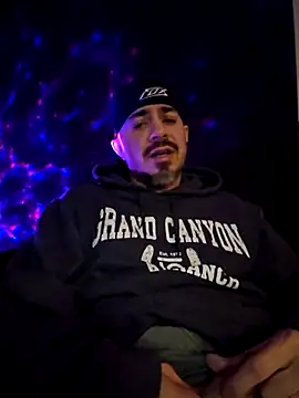 Snapshot of wilburydeznutz chatting on November 21, 2025, 8:35 am wilburydeznutz online show from November 21, 2025, 8:35 am