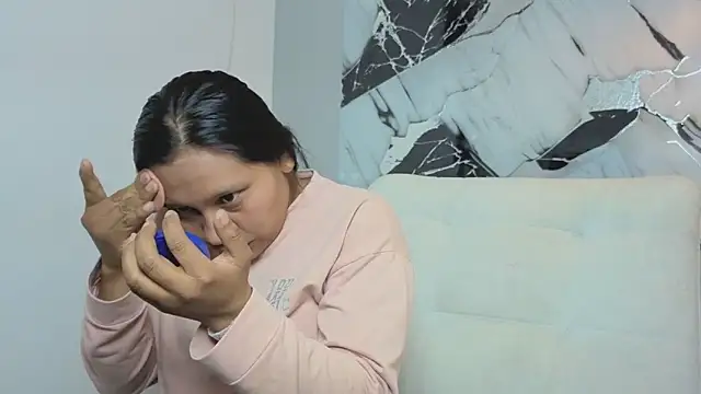 Snapshot of Hanna_Goldenst chatting on November 21, 2025, 9:03 pm Hanna Goldenst online show from November 21, 2025, 9:03 pm