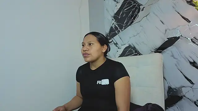 Snapshot of Hanna_Goldenst chatting on November 19, 2025, 7:36 pm Hanna Goldenst online show from November 19, 2025, 7:36 pm