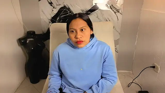 Snapshot of Hanna_Goldenst chatting on November 13, 2025, 7:51 pm Hanna Goldenst online show from November 13, 2025, 7:51 pm