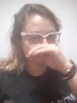 AnnieAtHome online show from November 14, 2025, 10:24 pm