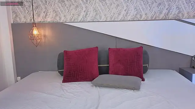 Sasha Wolff online show from April 15, 2026, 7:58 pm