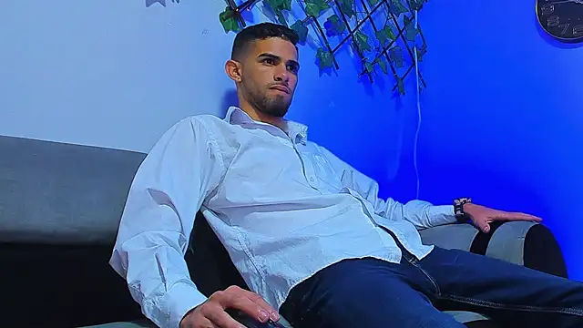 Snapshot of Angel_blue1 chatting on November 19, 2025, 2:55 am Angel blue1 online show from November 19, 2025, 2:55 am