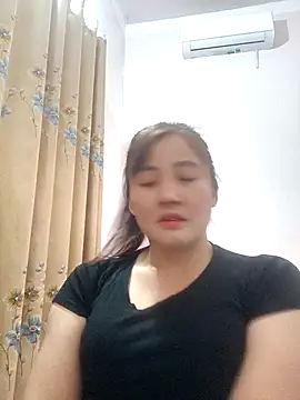 Little-Red123 online show from November 23, 2025, 7:51 am