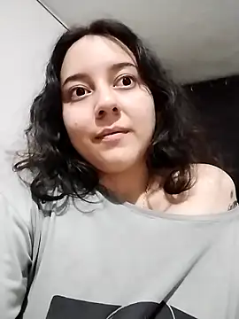 chibi love online show from December 20, 2025, 3:53 am