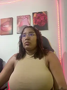 morena-2025 online show from April 28, 2026, 7:07 pm