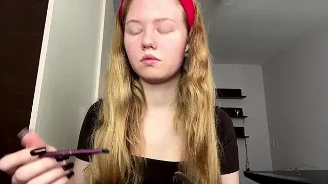 FerminaDepaula online show from November 25, 2025, 8:58 am