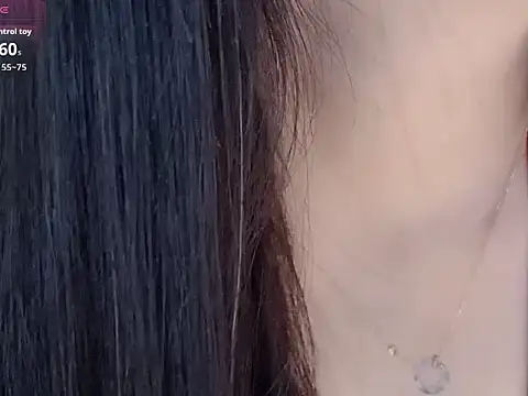 Snapshot of Aimy-my chatting on November 18, 2025, 6:28 am Aimy-my online show from November 18, 2025, 6:28 am