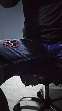 lans howl online show from November 21, 2025, 8:02 am