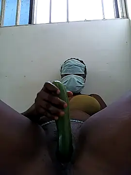 Snapshot of sweetnezz chatting on November 25, 2025, 11:43 am sweetnezz online show from November 25, 2025, 11:43 am