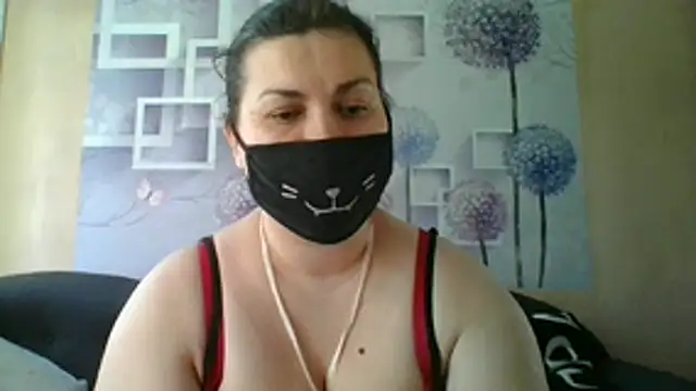 Snapshot of honey_sweet_couple chatting on November 17, 2025, 12:42 pm honey sweet couple online show from November 17, 2025, 12:42 pm