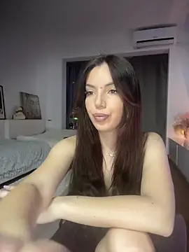 MiraDelynn online show from December 19, 2025, 9:06 pm