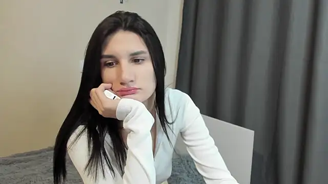 imwintercherry online show from November 25, 2025, 5:41 am