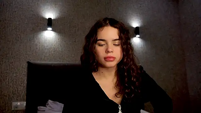 lindaTT online show from November 26, 2025, 1:11 pm