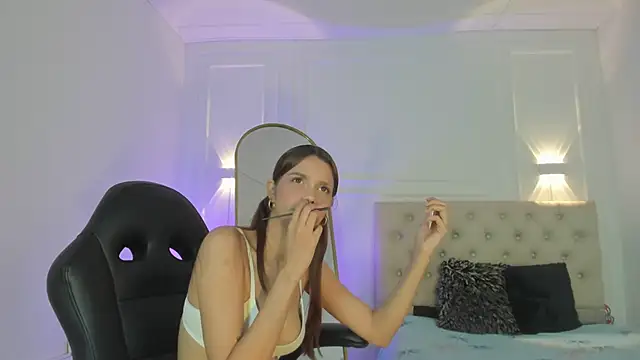 nicolvibes 212 online show from February 25, 2026, 9:03 pm