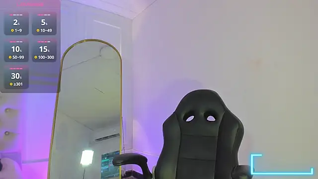 nicolvibes 212 online show from April 15, 2026, 9:04 pm