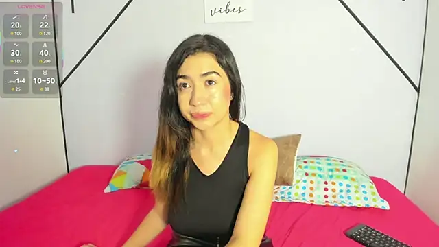 Snapshot of VictoriaRouge_ chatting on November 26, 2025, 1:00 pm VictoriaRouge online show from November 26, 2025, 1:00 pm