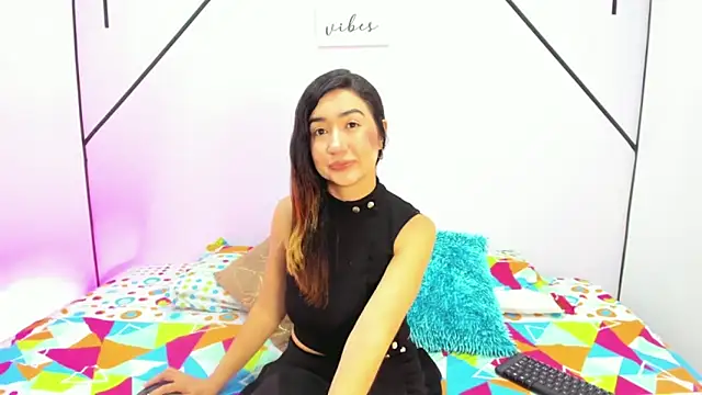 Snapshot of VictoriaRouge_ chatting on November 19, 2025, 1:00 pm VictoriaRouge online show from November 19, 2025, 1:00 pm