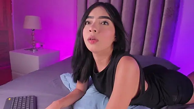 Snapshot of GabrielaSuarez_ chatting on May 20, 2026, 7:55 pm GabrielaSuarez online show from May 20, 2026, 7:55 pm
