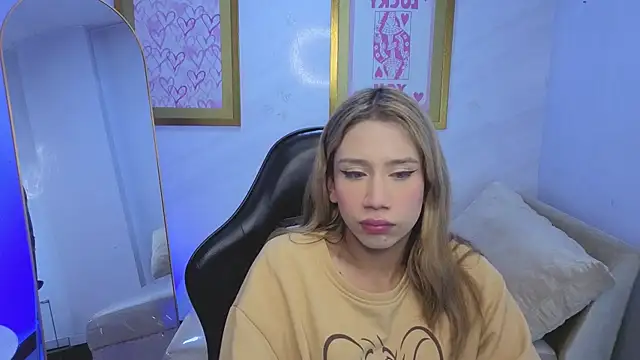 Evy Luxx v online show from April 8, 2026, 3:30 am