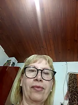 SexyMilf1211 online show from November 17, 2025, 1:09 am