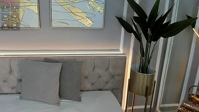 Gia ricci  online show from November 23, 2025, 1:32 pm