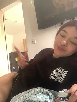 catalinaruiz  online show from April 9, 2026, 1:17 pm