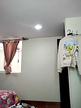 ElProhibido  online show from November 18, 2025, 5:27 pm