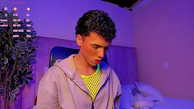 Snapshot of Seab_trooy chatting on November 19, 2025, 4:23 am Seab trooy online show from November 19, 2025, 4:23 am