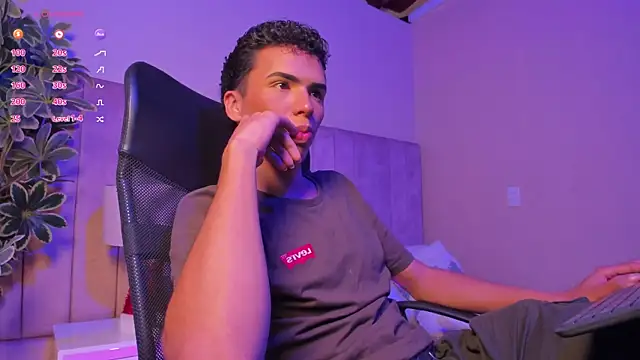 Snapshot of Seab_trooy chatting on November 21, 2025, 4:00 am Seab trooy online show from November 21, 2025, 4:00 am