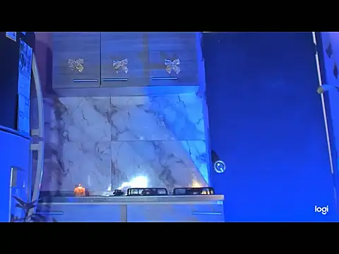 Snapshot of aprille15 chatting on February 14, 2026, 1:33 pm aprille15 online show from February 14, 2026, 1:33 pm