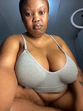 Busty-Sweetheart online show from November 26, 2025, 9:48 pm