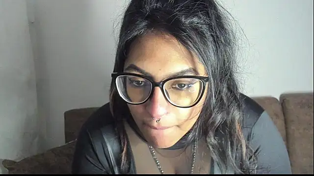 Snapshot of CattleyaSahara chatting on November 14, 2025, 1:42 am CattleyaSahara online show from November 14, 2025, 1:42 am