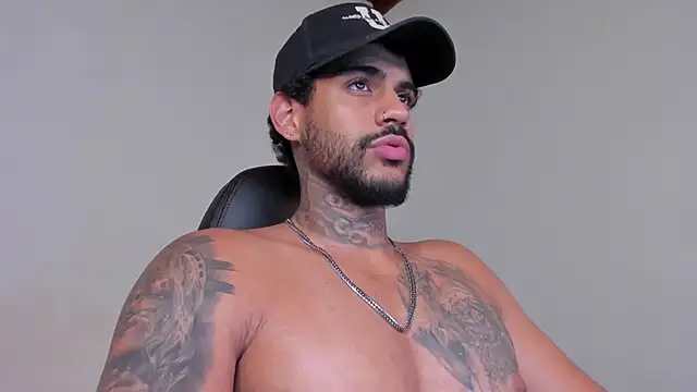 LuigiVitale 1 online show from January 14, 2026, 2:37 am