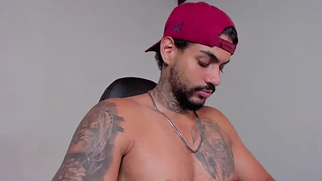 LuigiVitale 1 online show from January 10, 2026, 2:51 am